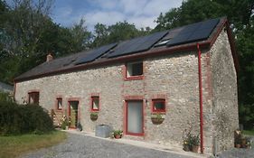 Creatively Converted Barn In Accessible Rural Spot